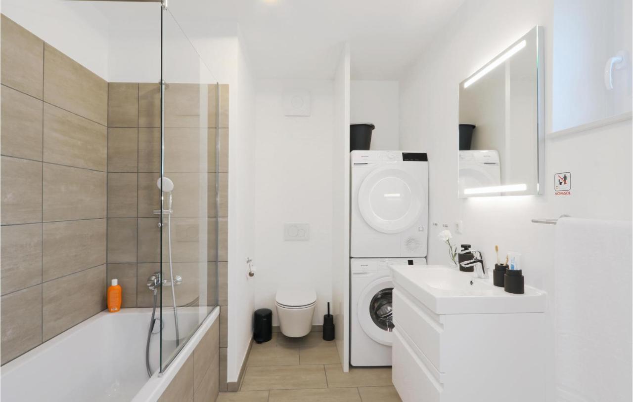 Cozy Apartment In Lembruch-Duemmer See With Wifi Eksteriør billede
